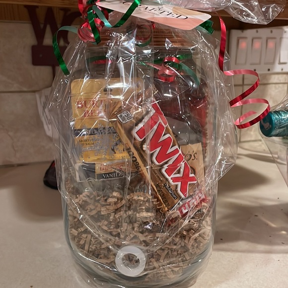 BEAUTIFUL BASKETS CREATED BY ASHLEE MAY - Picture 4 of 6